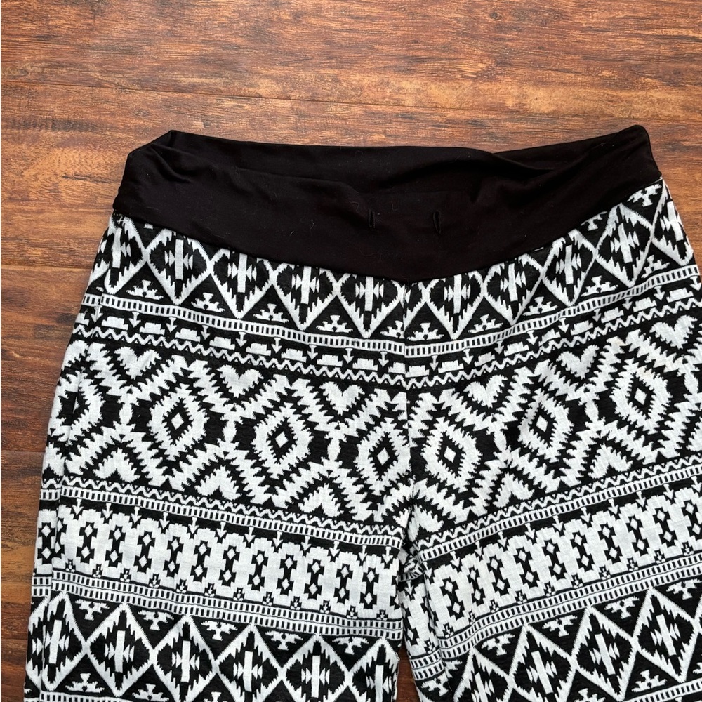 Harem pants black & white with draw string
Unbranded - Picture 2 of 4